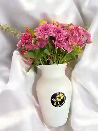 Jarron De Astromelia Y Crisantemos