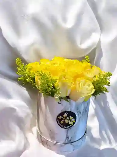 Caja De Rosas Amarillas