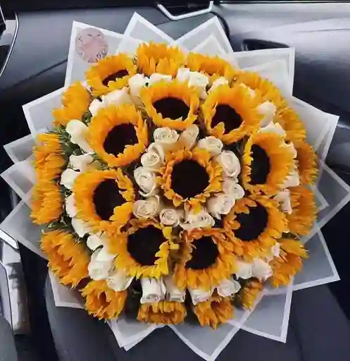 Ramo Buchón De Girasoles Y Rosas