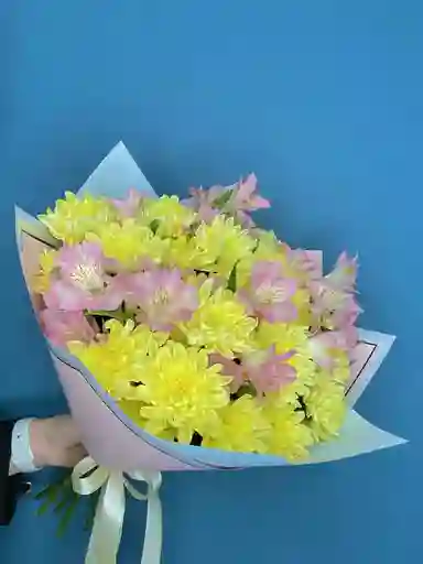Bouquet De Crisantemos Y Astromelia