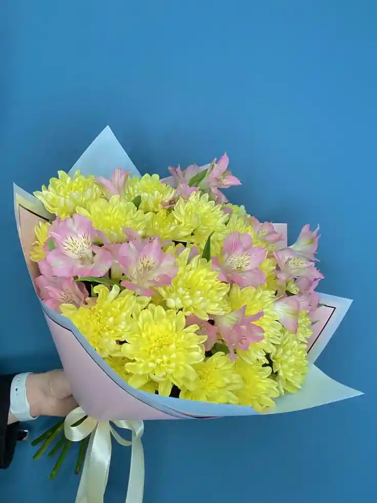 Bouquet De Crisantemos Y Astromelia