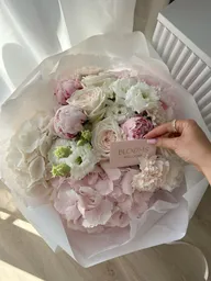 Bouquet De Rosas Clavel Y Hortencia