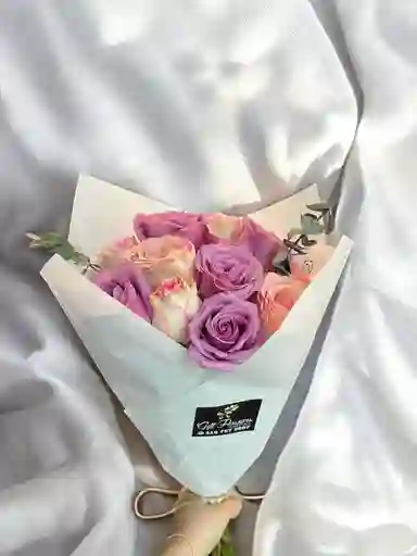 Bouquet De Rosas Rosadas Y Moradas