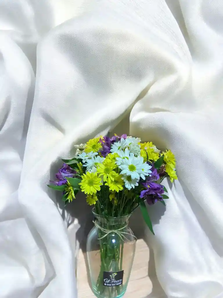 Jarron De Margaritas Y Astromelias