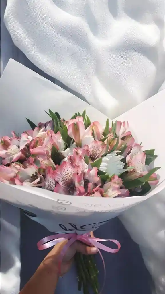 Bouquet De Astromelia Rosada
