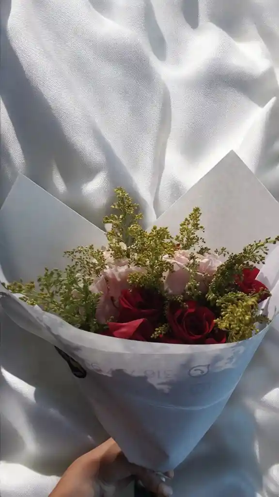 Bouquet De Rosas Rosadas Y Rojas
