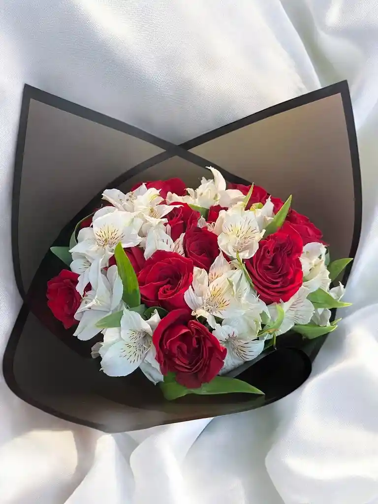 Bouquet De Rosas Con Astromelia