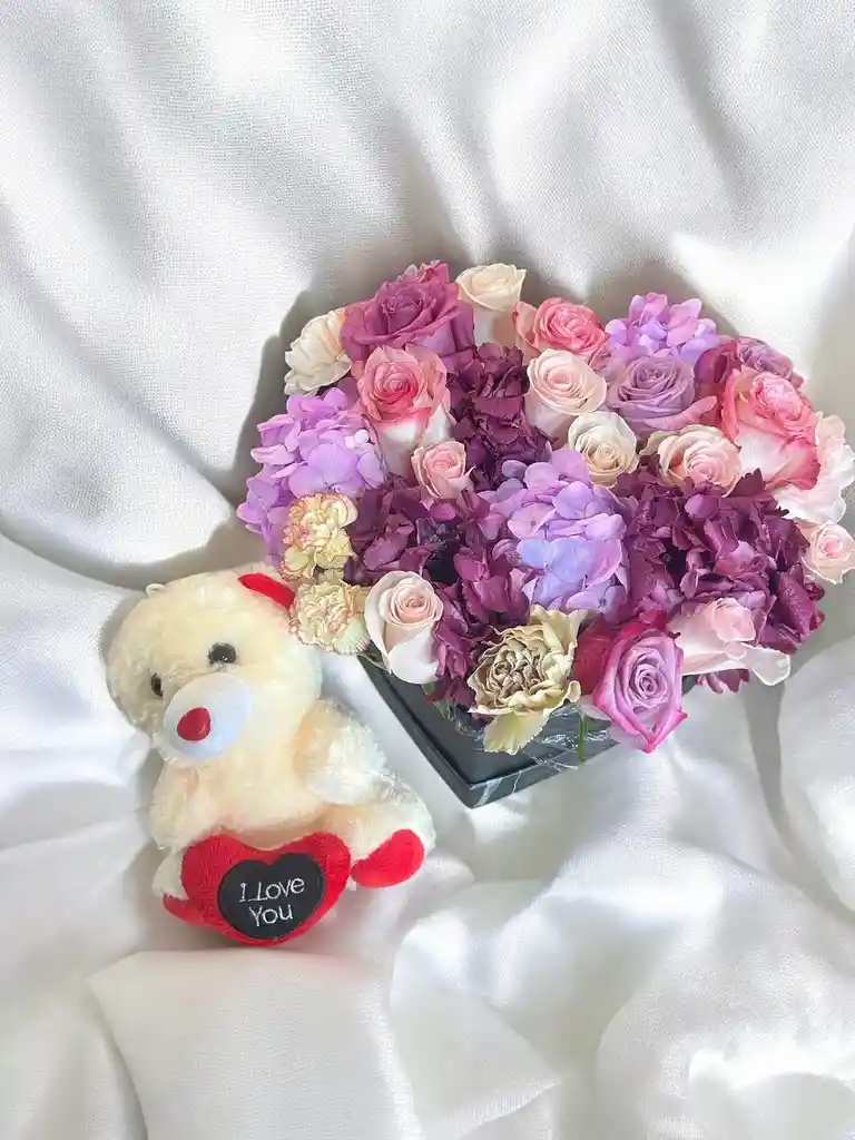 Caja En Forma De Corazon Con Un Mix Morado Y Oso