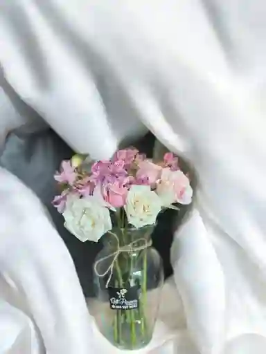 Jarron De Rosas Y Astromelia