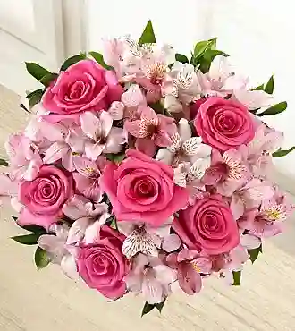 Bouquet Rosasdo De Rosas Y Astromelia