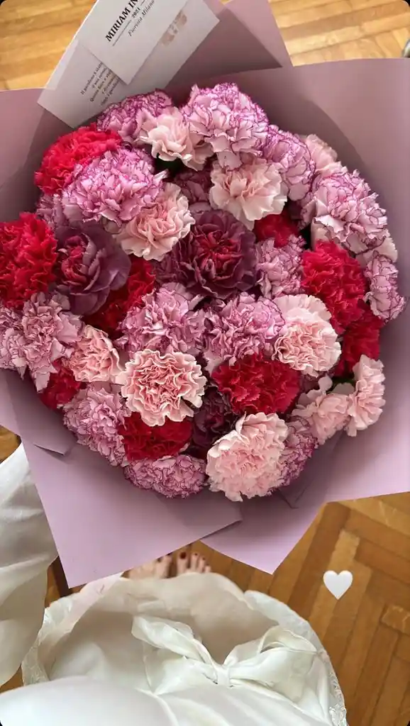 Bouquet Morado De Claveles