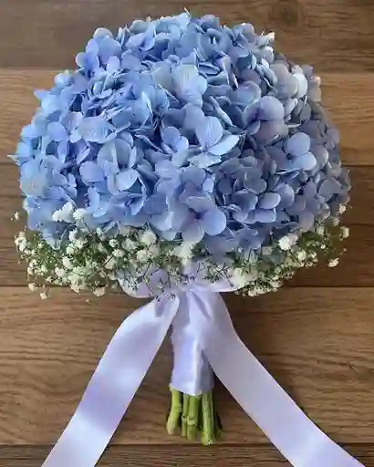 Bouquet De Hortencia Azul Con Gypsophila
