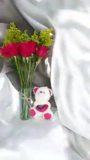 Solitario De Rosas Rojas Con Soliago Y Un Peluche Pequeño