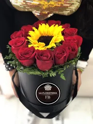 Caja De Rosas Y Girasol