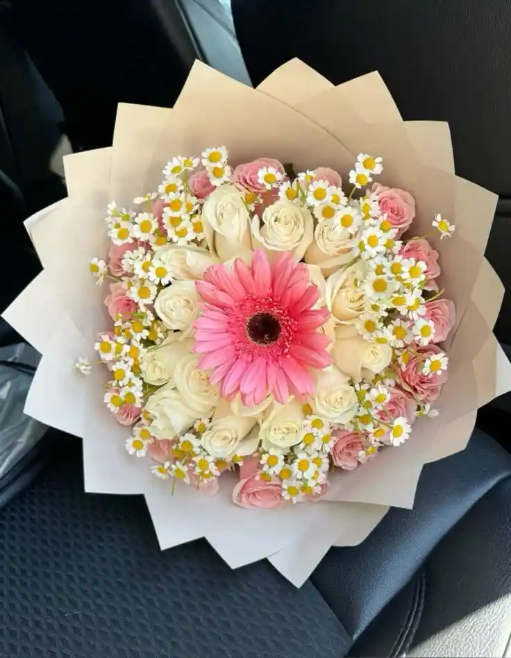 Bouquet De Rosas Gerbera Y Margarita Mini