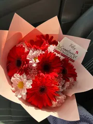 Bouquet De Gérberas Rojas, Clavel Y Margaritas