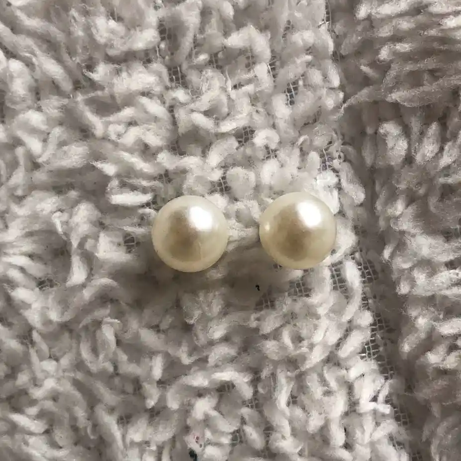 Aretes Tipo Perla Redondos Grandes 0.8 Cm Fantasia