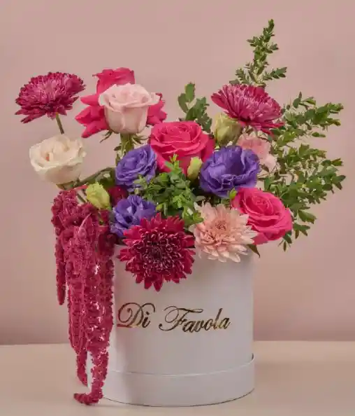 Flores Orgánicas. Cilindro Bloom. Flores Fucsia Y Morado, Lisianthus, Amaranto, Rosas De Exportación