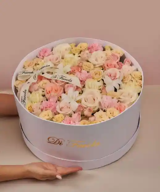 Caja De Flores Madre Luxury Cilindro Inicio De Primavera. Orquídeas, Mini Rosas, Rosas Luxury Flowers