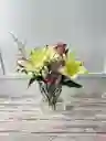 Florero En Forma De Libro Con Flores - Especial Día De La Madre