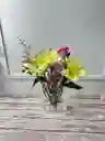Florero En Forma De Libro Con Flores - Especial Día De La Madre