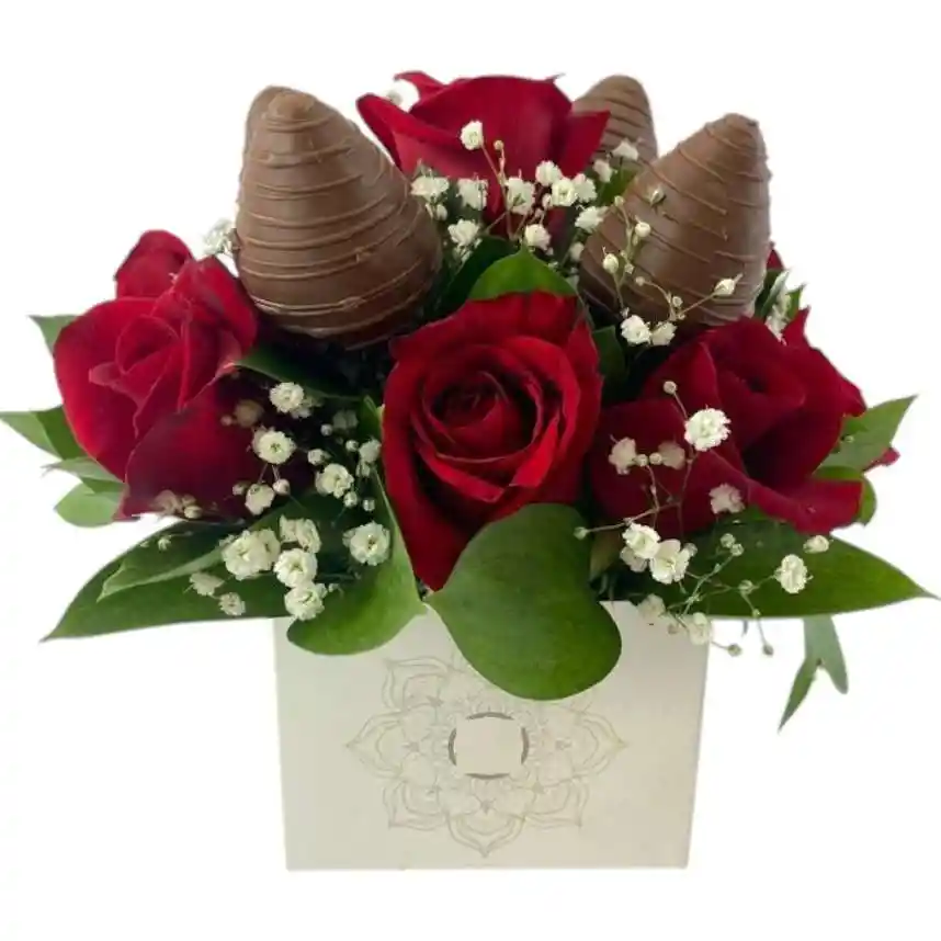 Mini De Rosas Y Fresas