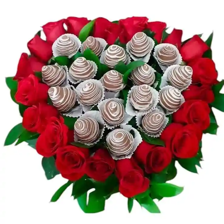 Fresas Con Chocolate En Corazón De Rosas