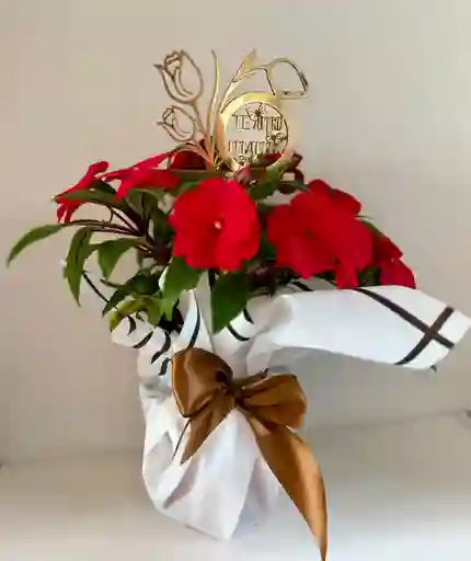 Arreglo Floral Beso Rojo Día De La Madre
