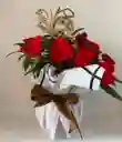 Arreglo Floral Beso Rojo Día De La Madre