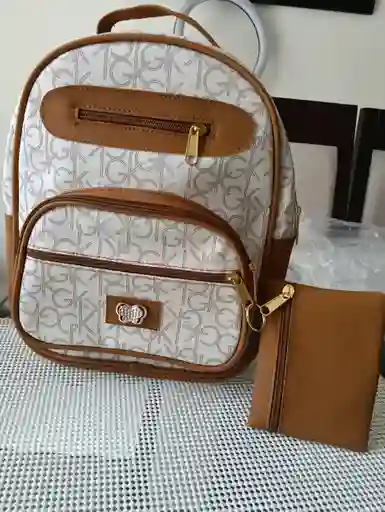 	 Bolso Mochila Cuero Sintetico - Blanco-camel / Talla Única