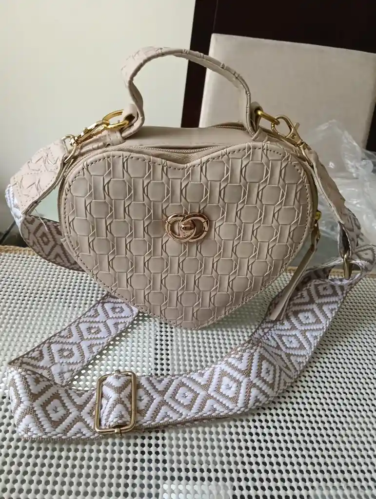 Bolso Cuero Sintetico Corazon - Beige / Talla Única