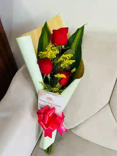 Ramillete Sencillo De Rosas