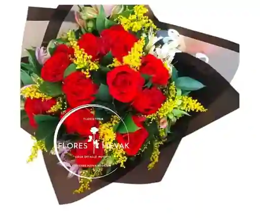Flores Rosas Rojas En Bouquet.