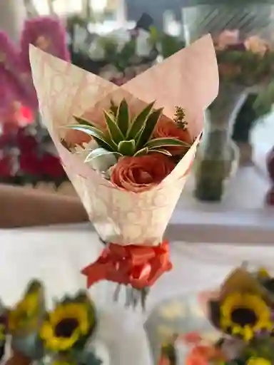 Arregllo Rosa En Cono De Papel Coreano