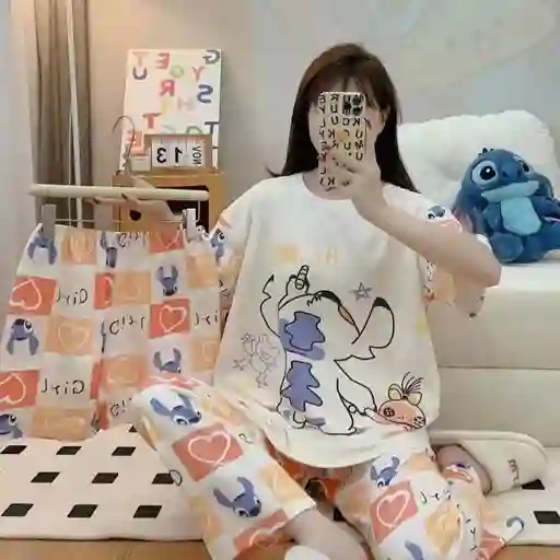 Pijama Tres Piezas Stitch Talla Única (camiseta + Pantalón + Short)