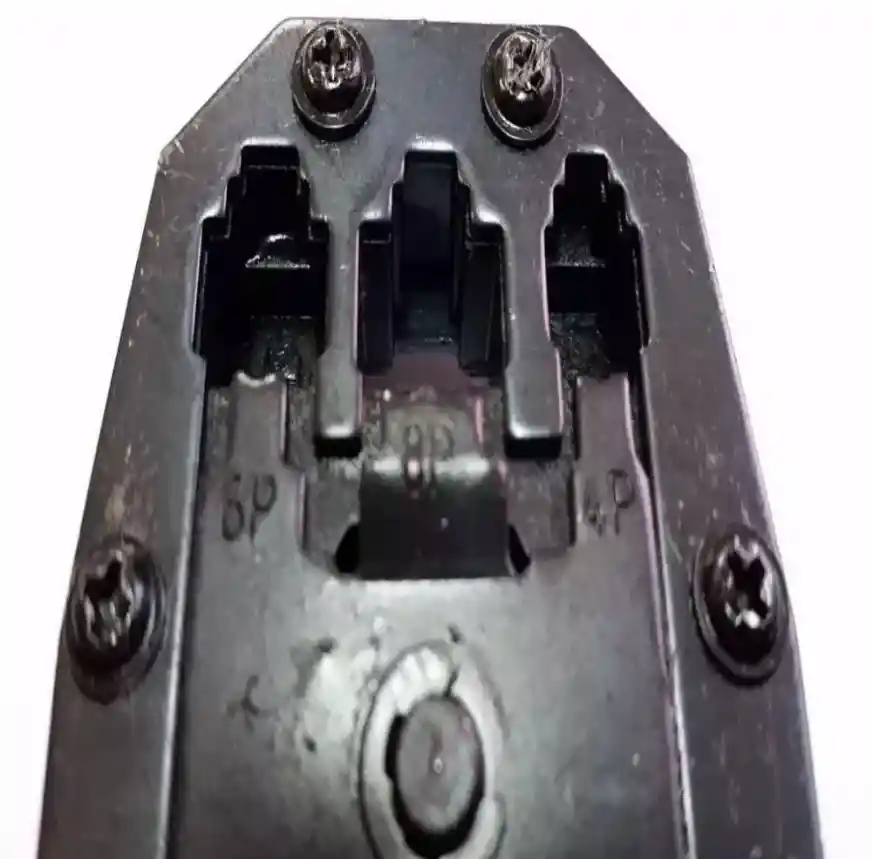 Pinza Ponchadora Rj45 Red + Pela Cable Para Cable Utp Rj45 Rj11 Rj9