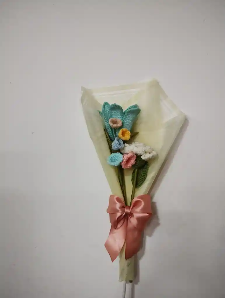 Areglo Floral Tejido