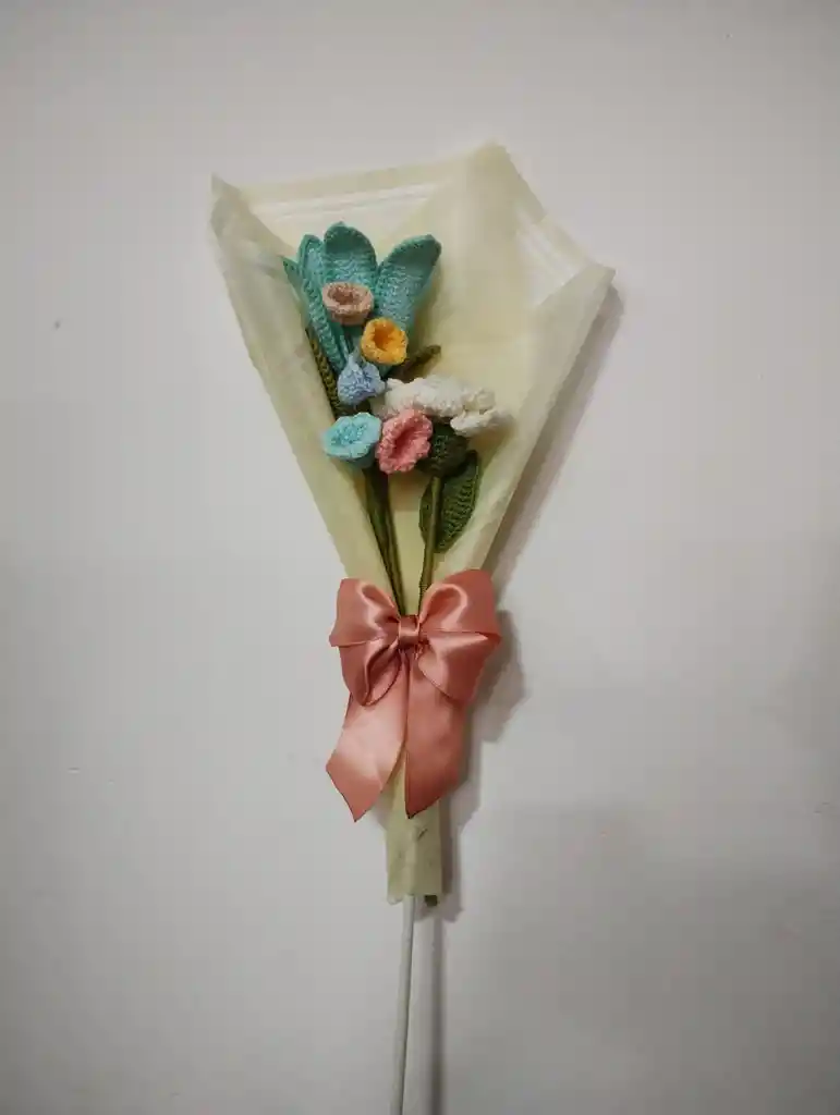 Areglo Floral Tejido