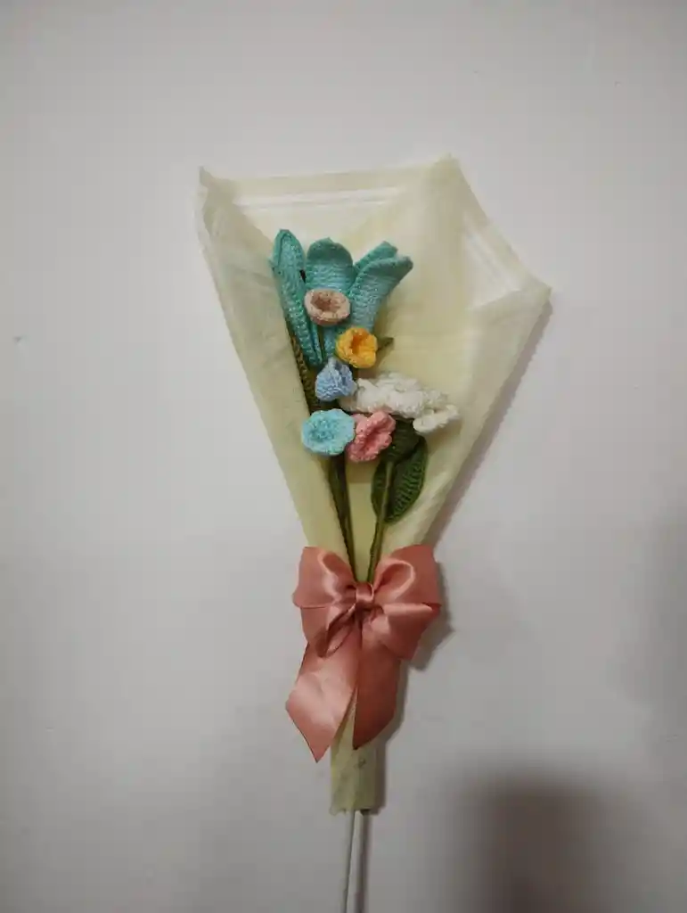 Areglo Floral Tejido