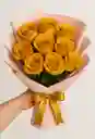 Bouquet De 12 Rosas En El Color Que Más Te Guste: Fucsia, Rojas, Salmón O Mostaza.