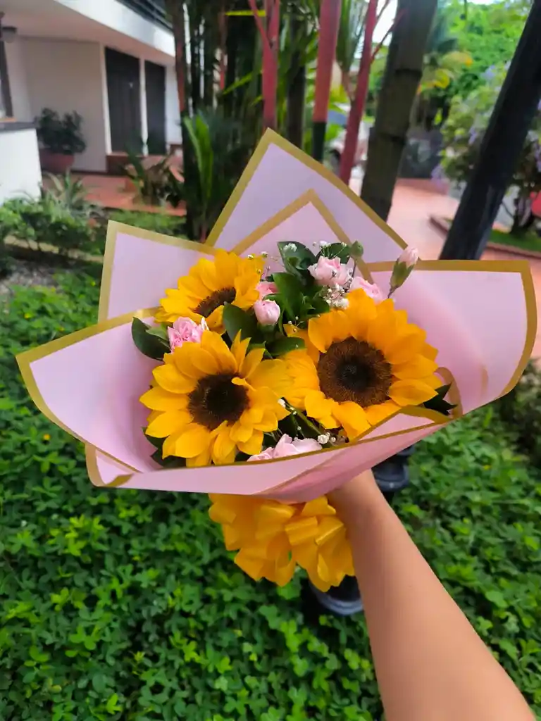 Bouqet De Girasoles