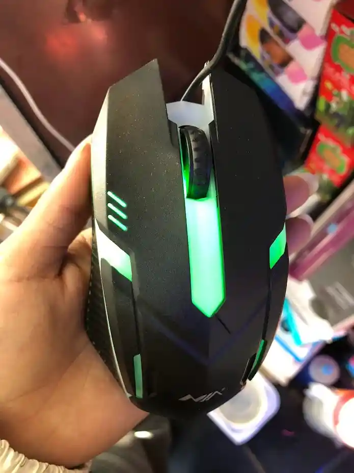 Mouse Alambrico Con Cable Nia Negro Con Luz