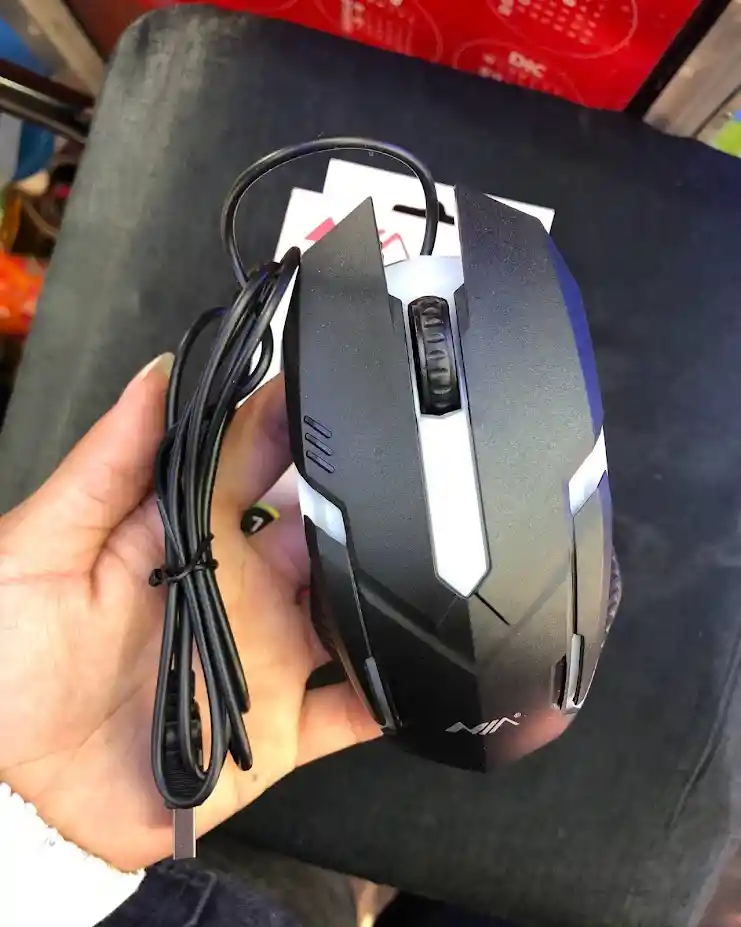 Mouse Alambrico Con Cable Nia Negro Con Luz
