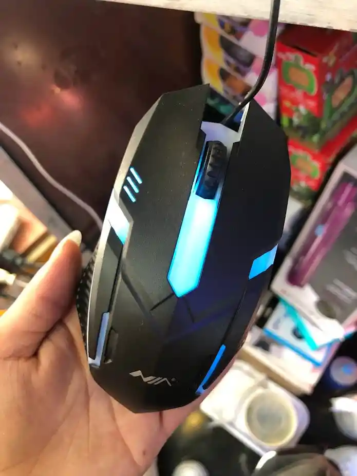 Mouse Alambrico Con Cable Nia Negro Con Luz