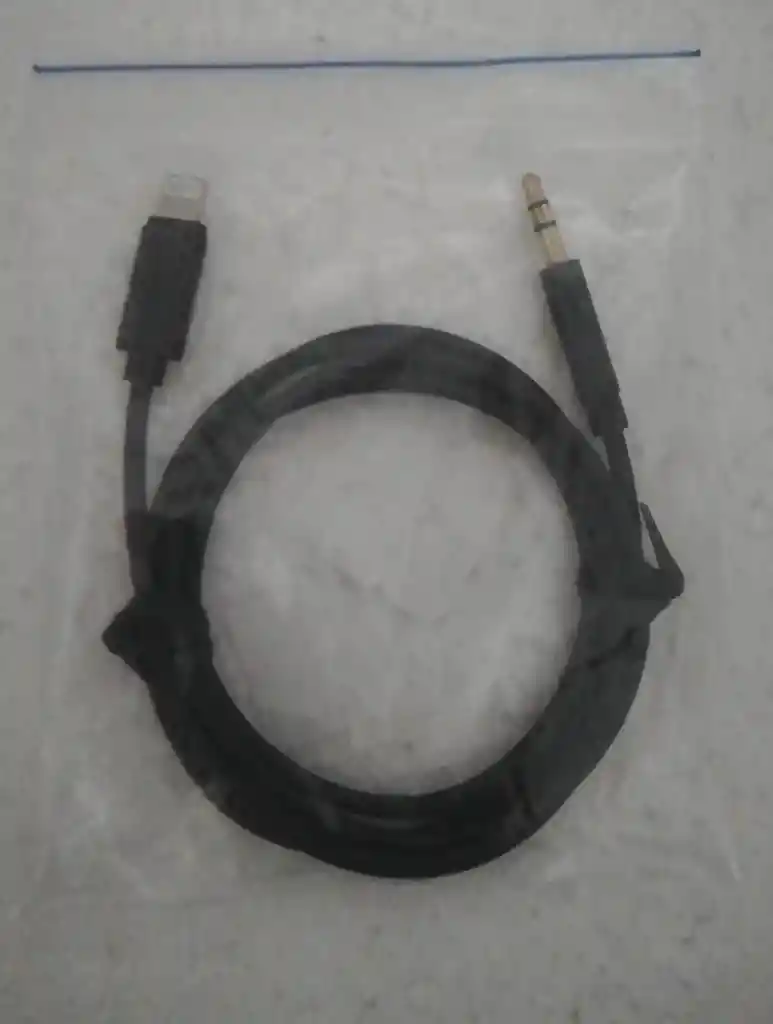 Cable Lightning A Jack Plu Negro