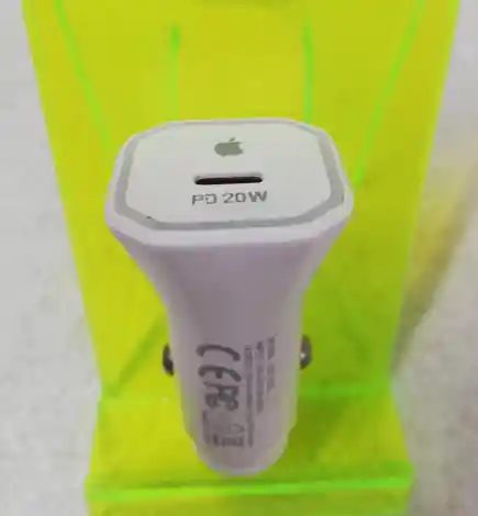Cargador Lightning Carro 20w