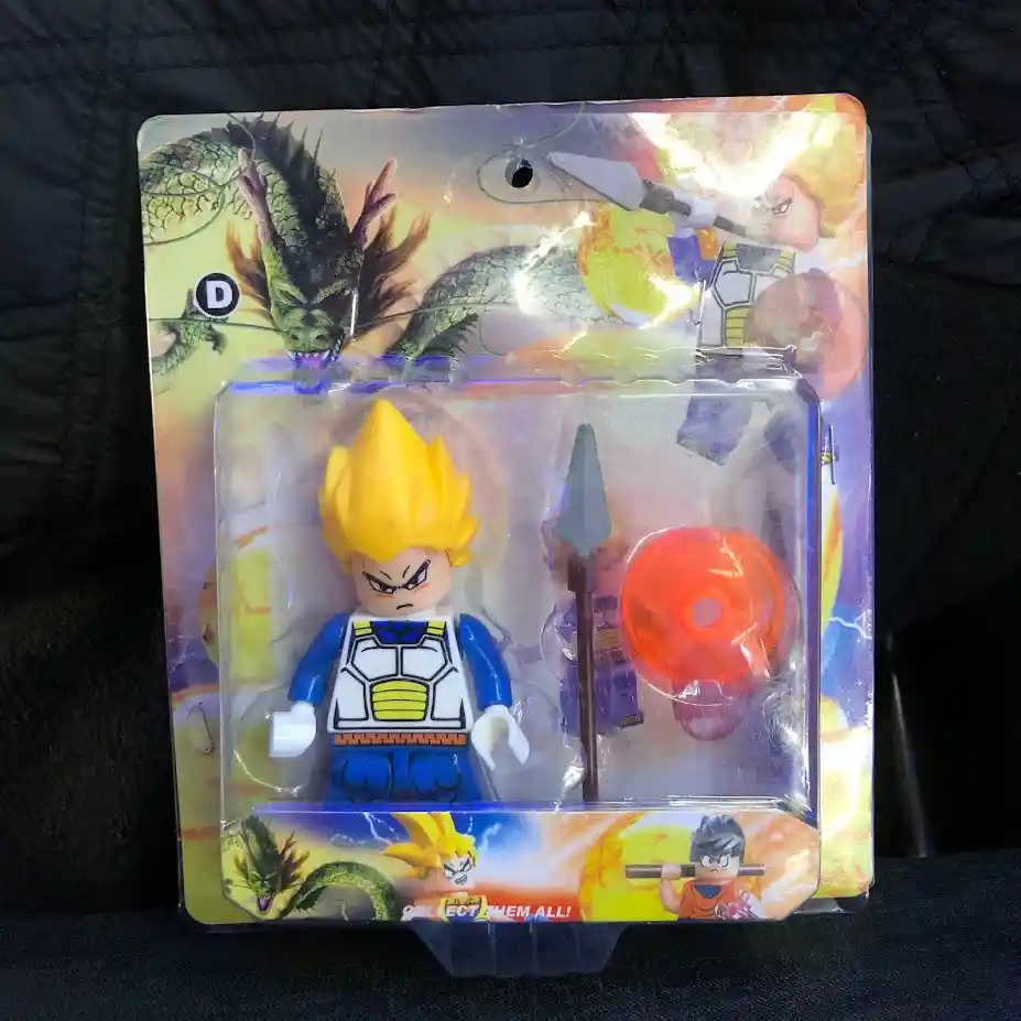 Juguete Figura Vegeta Pequeña Con Accesorios