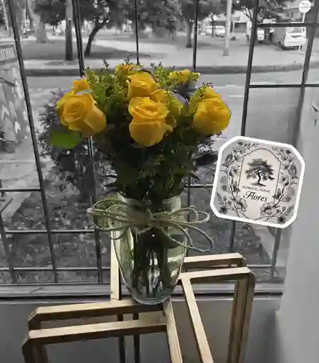 Jarron De Rosas Amarillas - Sol Ardiente