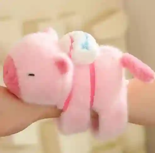 Manilla Peluche Capibara Chiguiro Rosada Con Sonido Y Luz