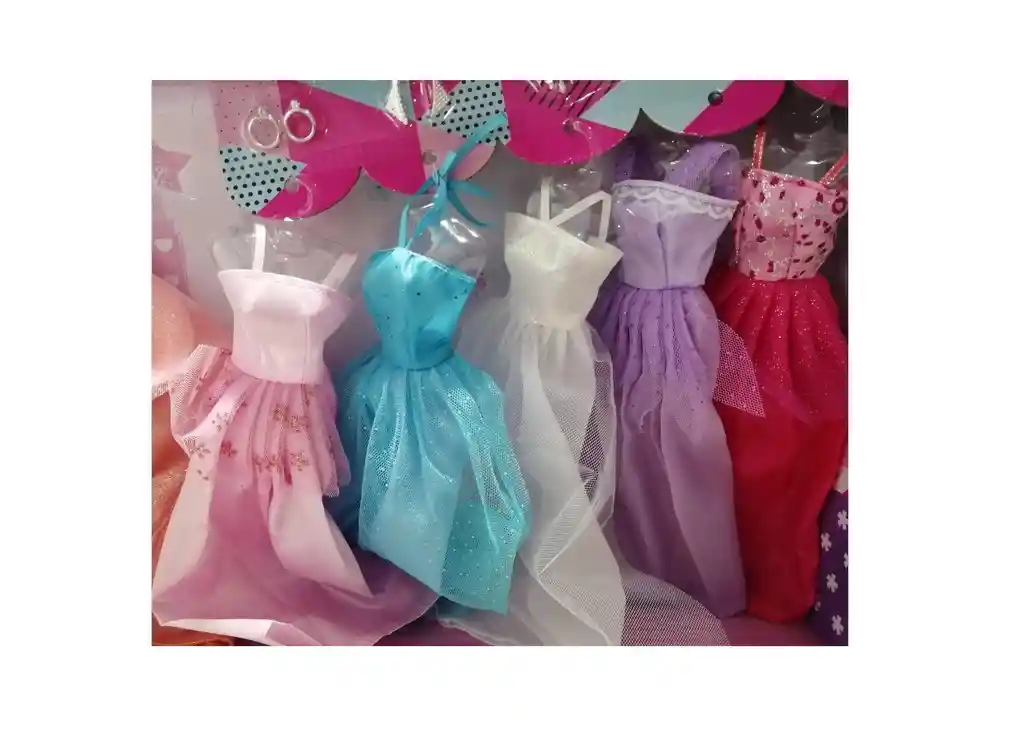 Muñeca Defa Lucy A La Moda Con Vestidos Y Zapatos